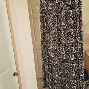 Old Navy, Black/White patterned maxi skirt
